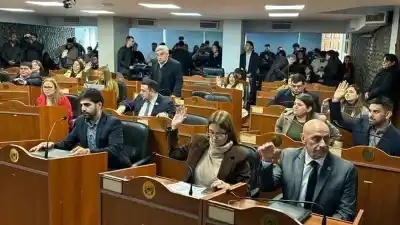 La oposición catamarqueña se desangra en Diputados: votos divididos, cruces públicos y un cargo como moneda de cambio