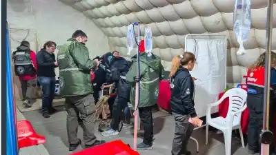 Llegó con fuertes dolores al refugio nocturno y el diagnóstico sorprendió a todos
