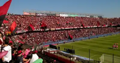 Prohibición total: Un hincha de Colón no podrá pisar ningún estadio del país por dos años