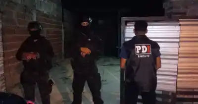 Operativo en Rosario: el extraño hallazgo que conectó a cuatro detenidos con una serie de robos violentos