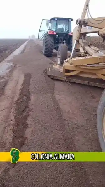 Elevan la altura de un camino rural en Altos de Chipión: ¿qué tramos mejoraron?