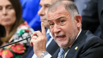 La Justicia citó a Luis Juez para que declare en la causa Pami