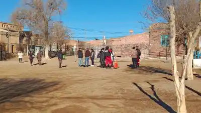 Hallazgo alarmante en una escuela de Jujuy: qué contenía la caja que obligó a suspender las clases