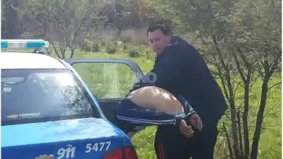 Pelea con arma blanca y un incendio en La Carbonilla: dos detenidos y varios heridos