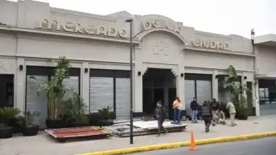 Reabre el Mercado Sarmiento y Chahla aprovecha para lanzar su candidatura