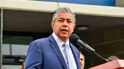 ¿Cuánto le queda a Neuquén por cada barril de petróleo? La cifra que expuso Figueroa y nadie esperaba