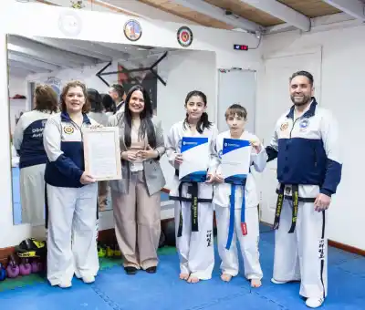 Reconocimiento en Río Grande: dos jóvenes taekwondistas fueron distinguidos tras brillar en Paraguay