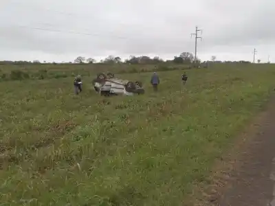 Vuelco en la Ruta 3: el dramático momento que vivieron los ocupantes de una camioneta