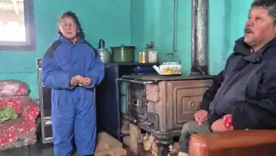 El drama de una mujer aislada por la nieve: la rescataron tras 10 días con motonieves