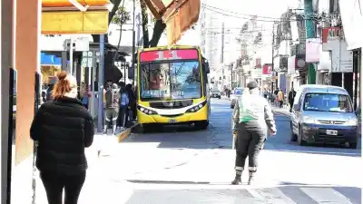 Levantan el paro de colectivos en Santa Fe: qué pasó con la medida de UTA y cómo circulará este viernes