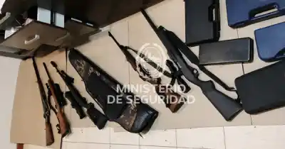 Un arsenal en Río Turbio: secuestraron 23 armas de fuego en un allanamiento que conmociona a Santa Cruz
