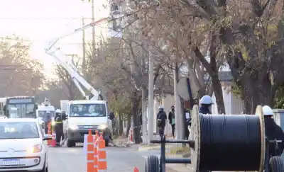 Nuevos barrios de Santa Rosa ya tienen fibra óptica: ¿cuáles son y cómo acceder?