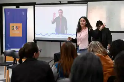 Docentes se capacitan en salud emocional: ¿cómo afecta la autoexigencia a su bienestar?