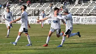 El que la luchó la consiguió: el gol que devolvió la sonrisa a Cipolletti