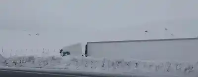 La nieve y el hielo volvieron a complicar la Ruta 40: tuvieron que remolcar un camión chileno