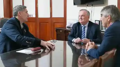 Santa Fe deposita este sábado los aumentos de julio: quiénes cobran y cuánto