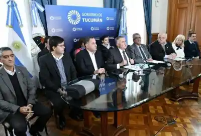 El ajuste silencioso: 16 municipios tucumanos firmaron un pacto con la Provincia para sobrevivir