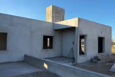 Diez familias del sur provincial, cada vez más cerca de la casa propia: así avanzan las obras