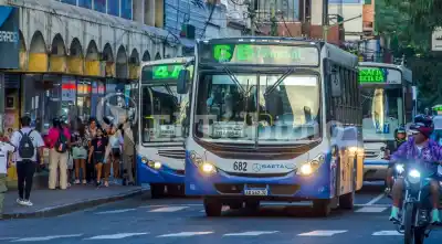 Alivio en Salta: el paro de colectivos quedó suspendido y este viernes habrá servicio normal