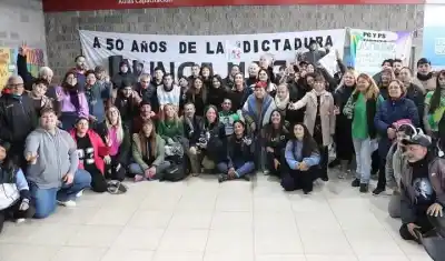 Homenaje a Pedro Turner en Fiorito: descubrieron una placa con código QR y un mural por la Memoria