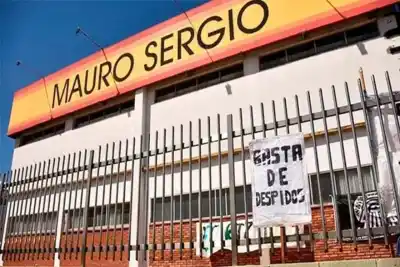La histórica fábrica que produce una marca icónica está paralizada: el conflicto que lleva cuatro meses