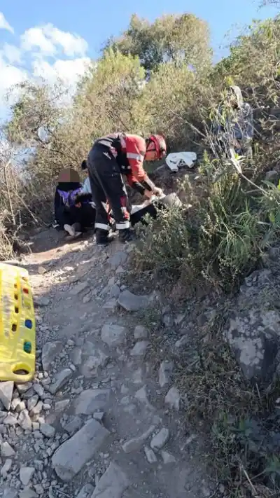 Una mujer de 50 años sufrió una lesión bajando del Cerro Elefante y debió ser rescatada