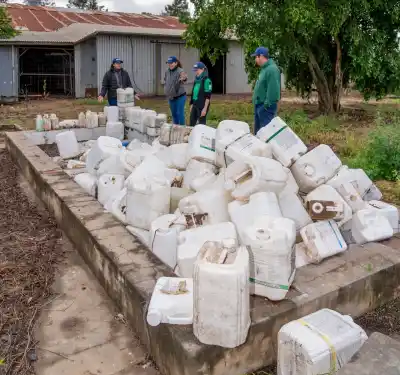Formosa recuperó 2.769 kilos de plástico: el plan que transforma envases tóxicos en postes y fibra óptica