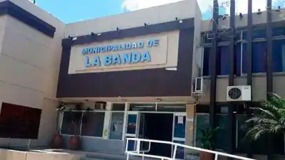 Golpe y amenazas en el Palacio Municipal: la denuncia del secretario que sacude a La Banda