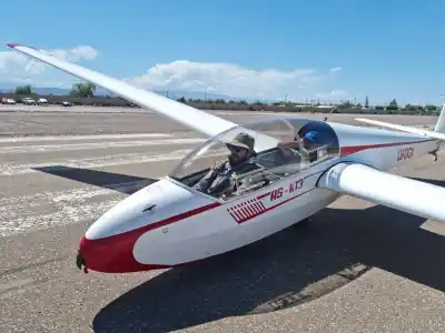 El Aeroclub San Juan abre sus puertas con entrada gratis: vuelos, paracaidismo y gastronomía para toda la familia
