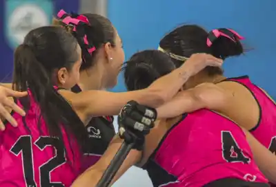 El hockey fueguino se da cita en Río Grande: 14ª Copa Ciudad con siete equipos en la rama femenina