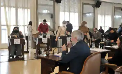 Terremoto político en el Concejo: el PRO y el PJ desplazaron a la UCR de la conducción de Relatores