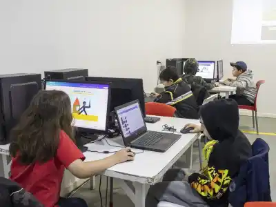 La Muni abre inscripciones para sus talleres de robótica y programación: ¿te vas a quedar afuera?