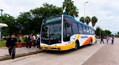 Ordenan a Aguas Blancas no frenar los colectivos de Orán y el servicio ya se restableció