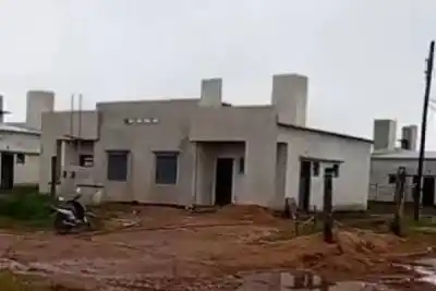 Los echaron de la obra y les tiraron sus pertenencias a la calle: la denuncia que estremece a Santo Tomé