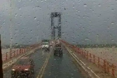 Llovizna y 13 grados: el viernes arranca gris en Corrientes, pero el domingo explota el calor