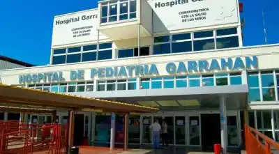 Salomé, de 12 años, enfrenta una cirugía de alto riesgo en el Garrahan y su familia no consigue respuestas de la obra social