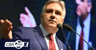 Llaryora y el dilema de ser realista sin rendirse al poder central