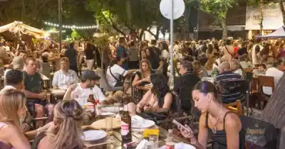 Una noche única: cuatro restaurantes de Sarmiento se unen en un circuito gastronómico a pie