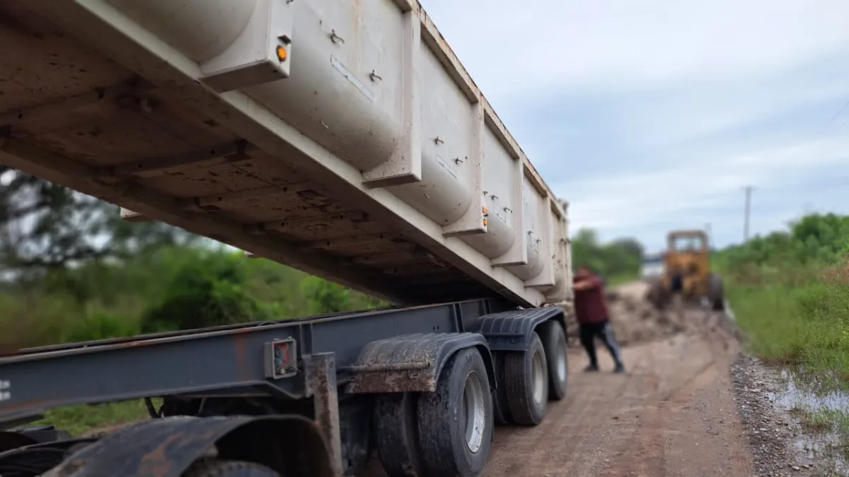 Avance de trabajos en camino rural