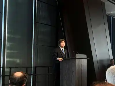 Milei a Bausili en Nueva York: “Te van a salir dólares por las orejas, pero cuidado con la inflación”