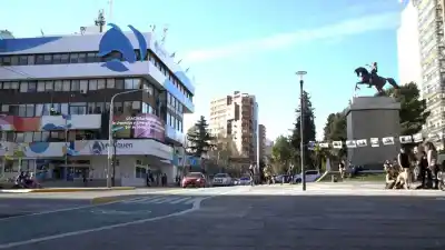 Feriado por San Martín: qué servicios municipales funcionan en Neuquén y cuáles no