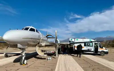 Una mujer de 30 años fue trasladada de urgencia en avión sanitario desde Belén: qué le pasó