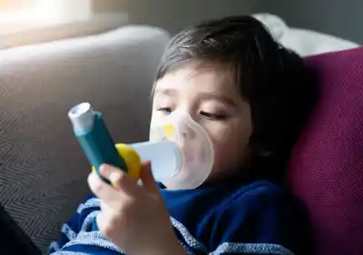 El virus que silenciosamente le ganó la pulseada a la gripe y ahora llena los hospitales de bebés