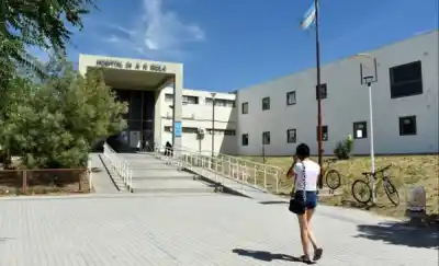 El Hospital Isola amplía su oferta digital: nuevas especialidades ya se pueden reservar por DINO