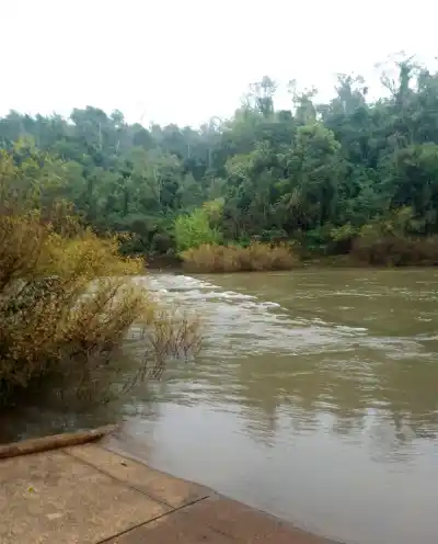 Sigue bloqueado el paso al Parque Moconá: el agua del Yabotí no da tregua