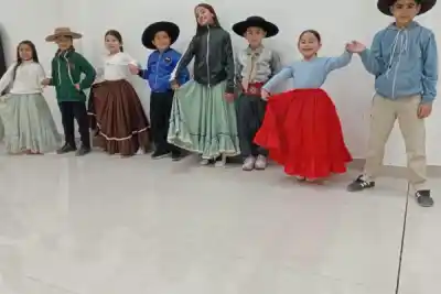 El sueño de 8 bailarines santiagueños que brillaron en un certamen nacional