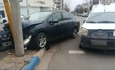 Impactante choque en el microcentro: una nena terminó internada tras el violento encontronazo