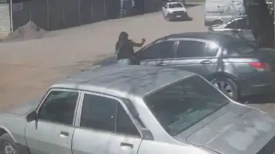 Destruyó el auto y la oficina de su ex en Jujuy, pero la Justicia la dejó libre y sin restricciones