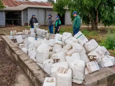 El operativo que sacó de las chacras 2.769 kilos de plástico contaminante
