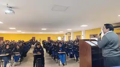 El plan que busca anticiparse a las adicciones: 200 agentes se capacitan en Tucumán